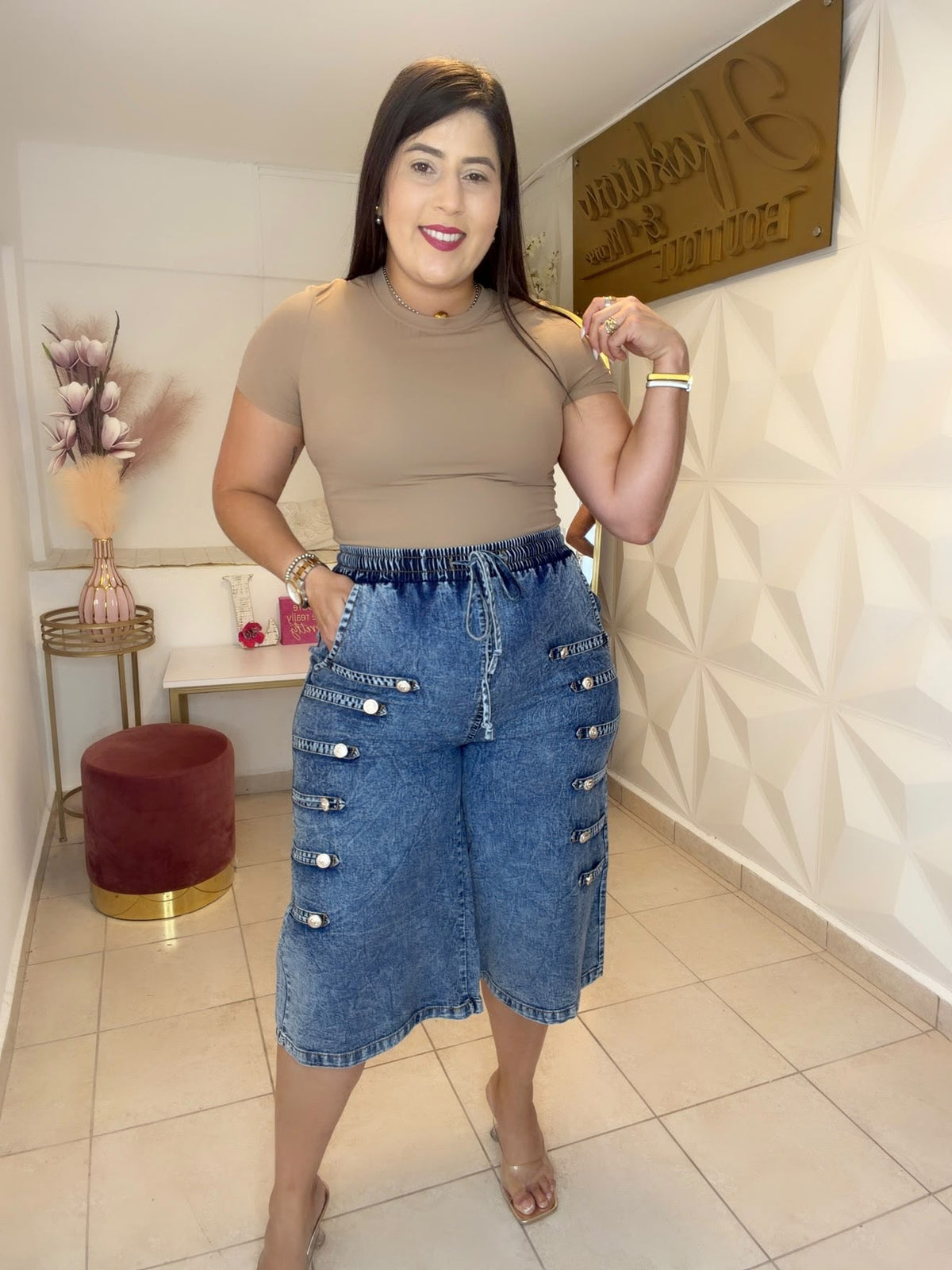 BERMUDA Military Wide-leg Drawstring Shorts With Gold Button