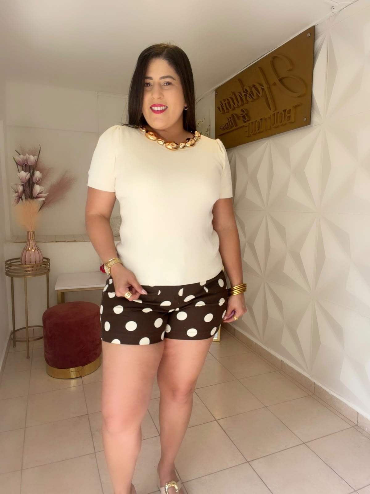 Elegant Blouse Apricot Details Gold